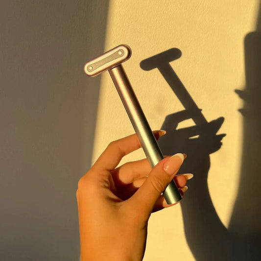 It Girl Red Light Anti-Aging Wand